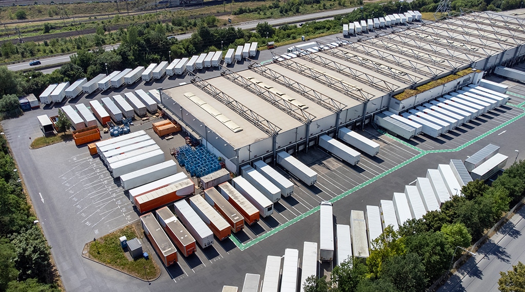 How the Right Semi Trailers Can Improve Your Business - Vimarsana News