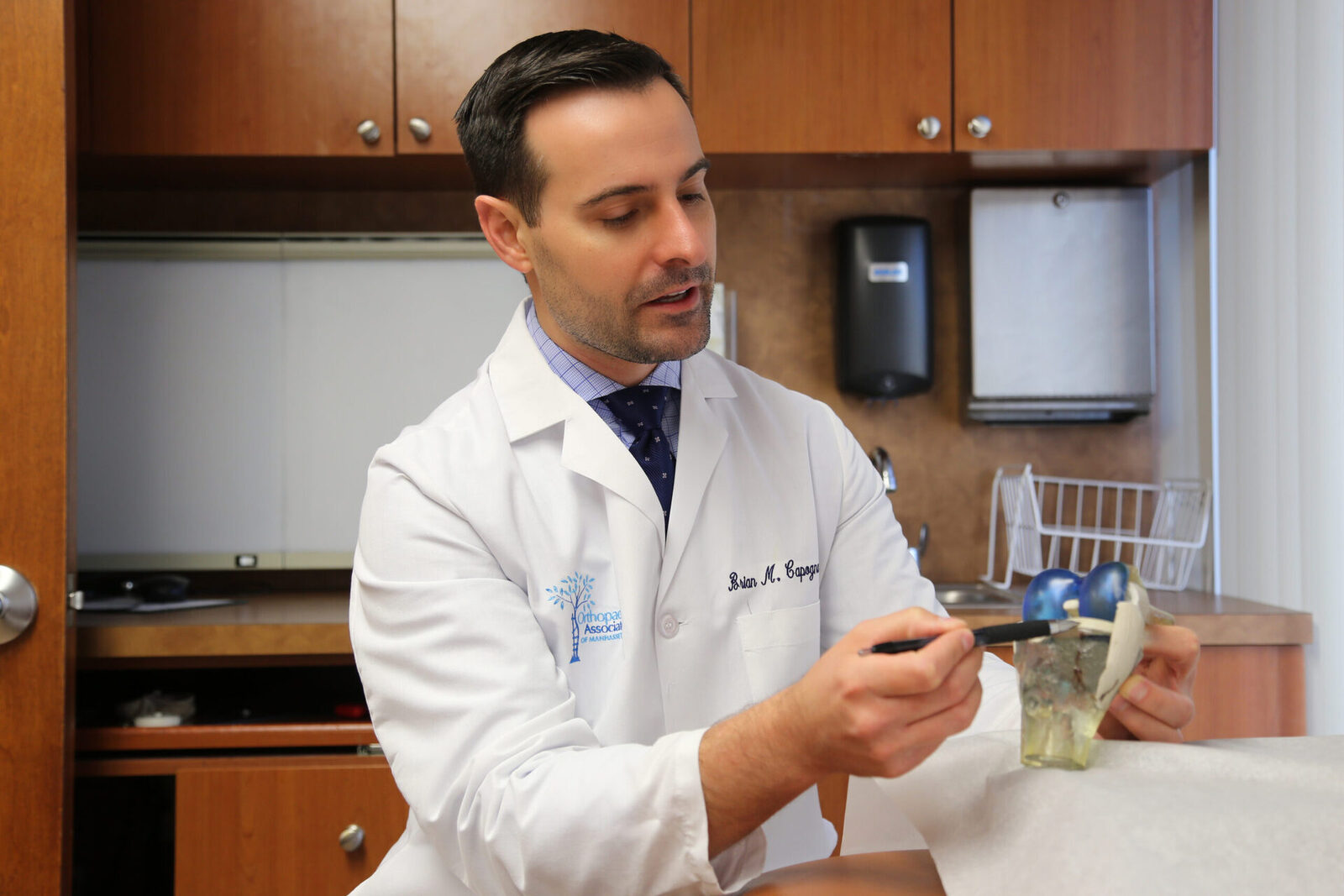 Dr. Brian Capogna Provides Insights On Meniscus Repair - Vimarsana News